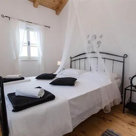 Ljilja Villa Grižane